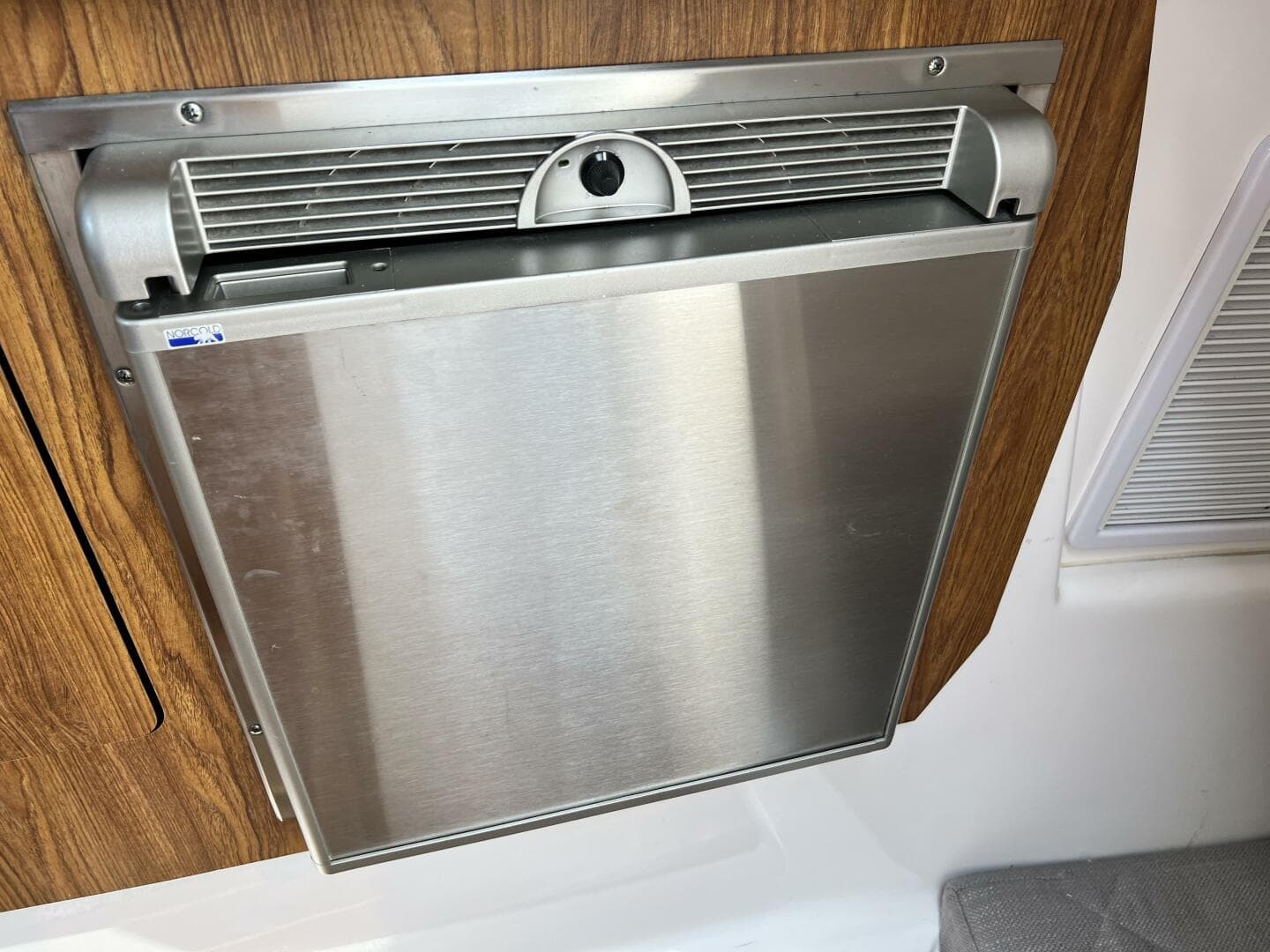 2012 Everglades 350 LX — photo 65