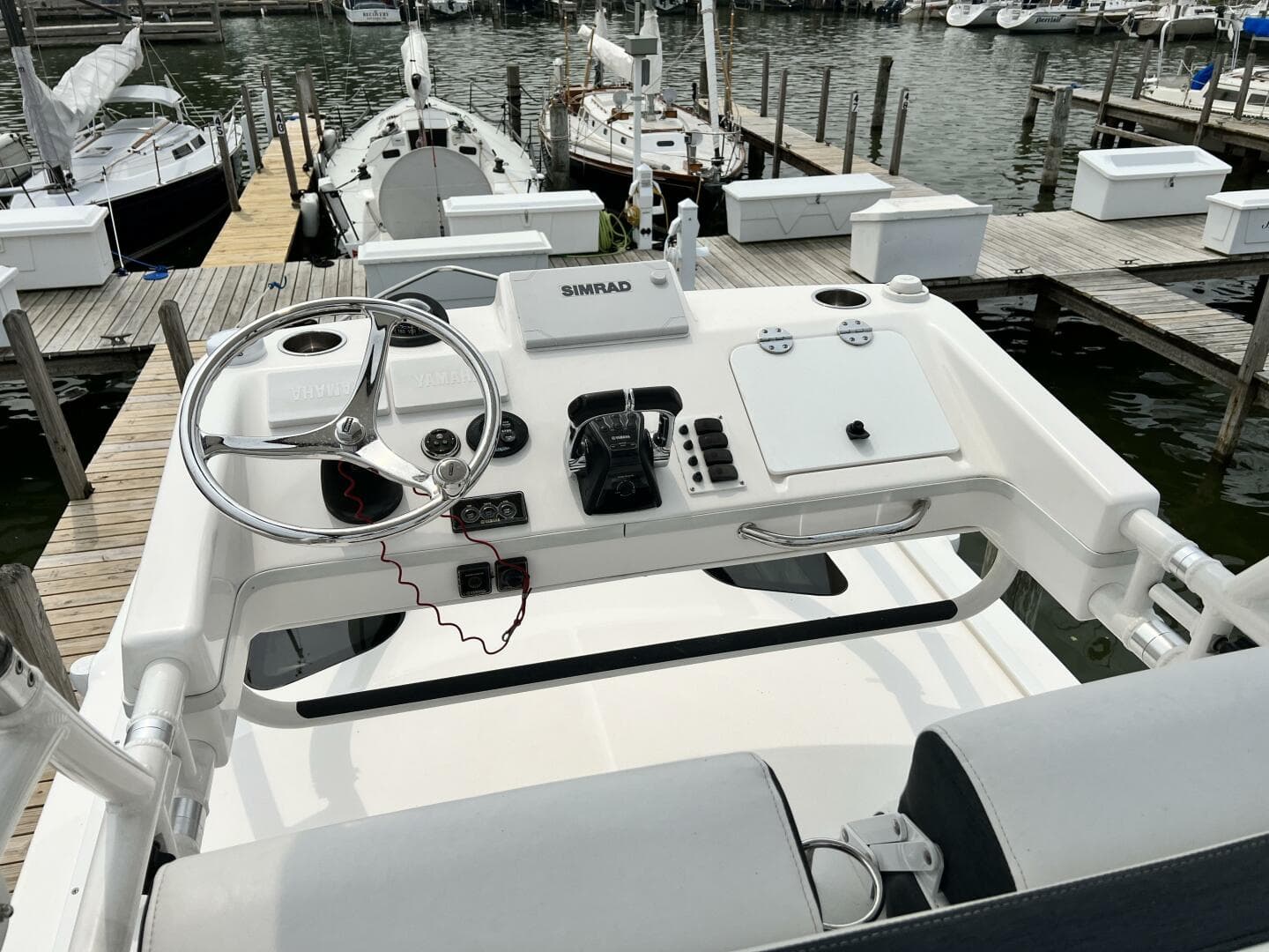 2012 Everglades 350 LX — photo 29