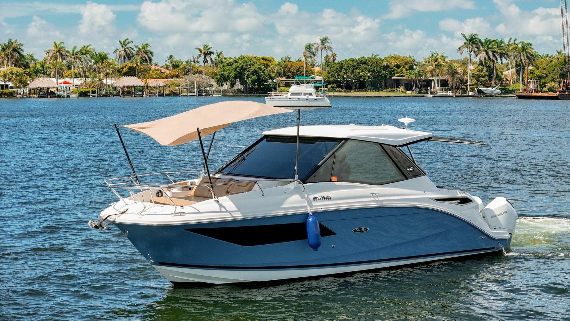 2022 Sea Ray 320 Sundancer OB — photo 2