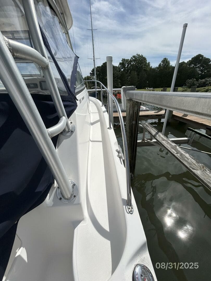 2007 Boston Whaler 305 Conquest — photo 11