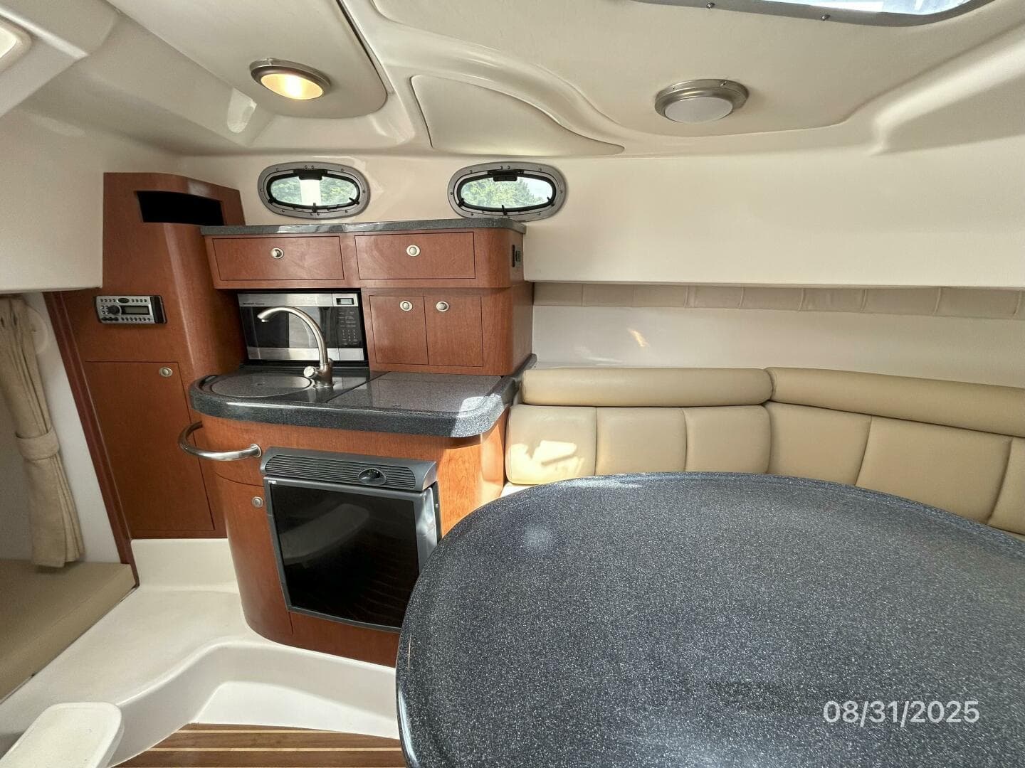 2007 Boston Whaler 305 Conquest — photo 33