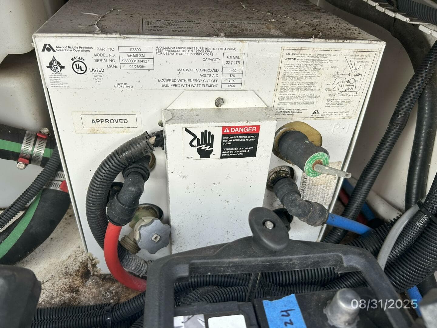 2007 Boston Whaler 305 Conquest — photo 43