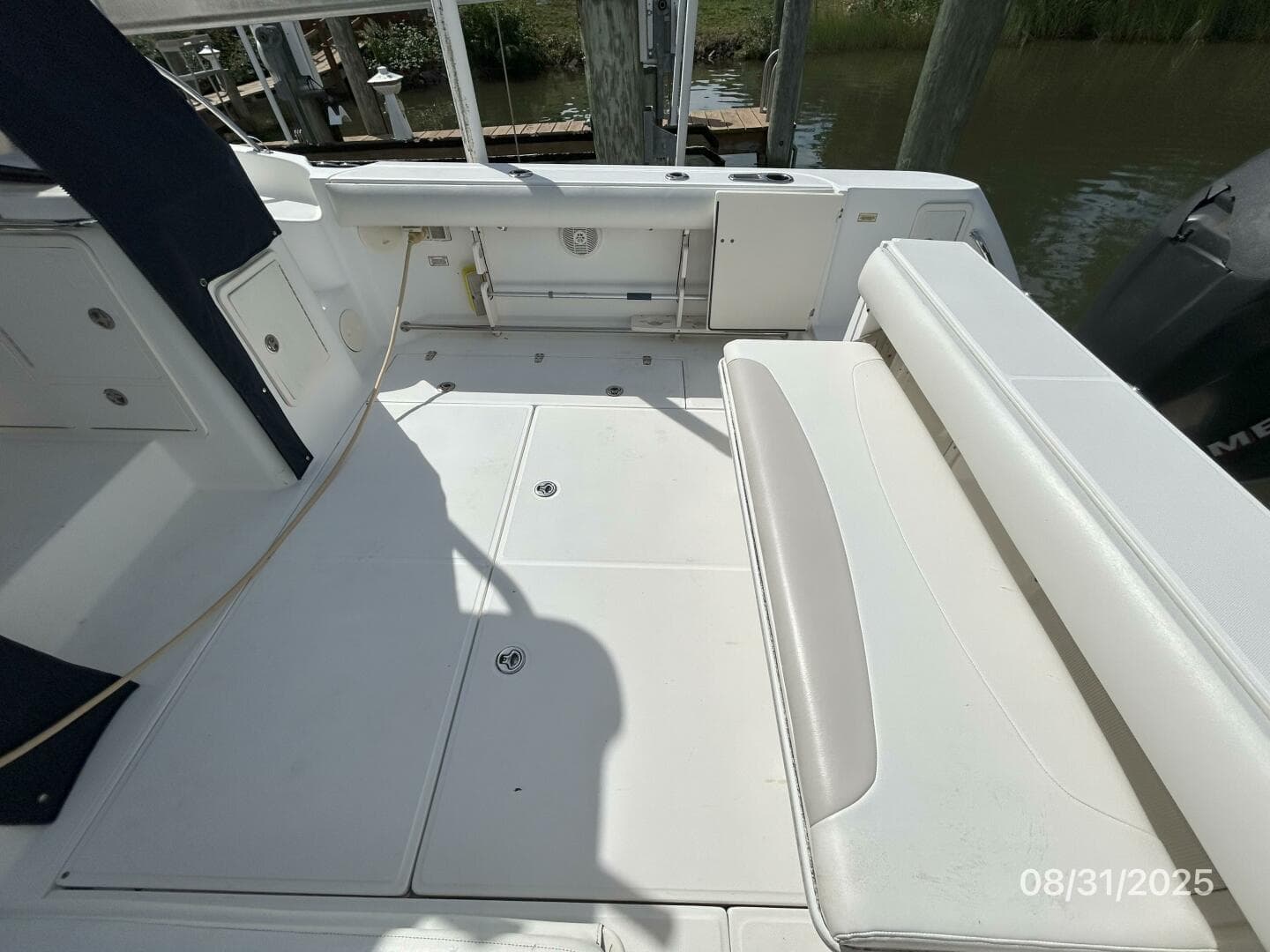 2007 Boston Whaler 305 Conquest — photo 16