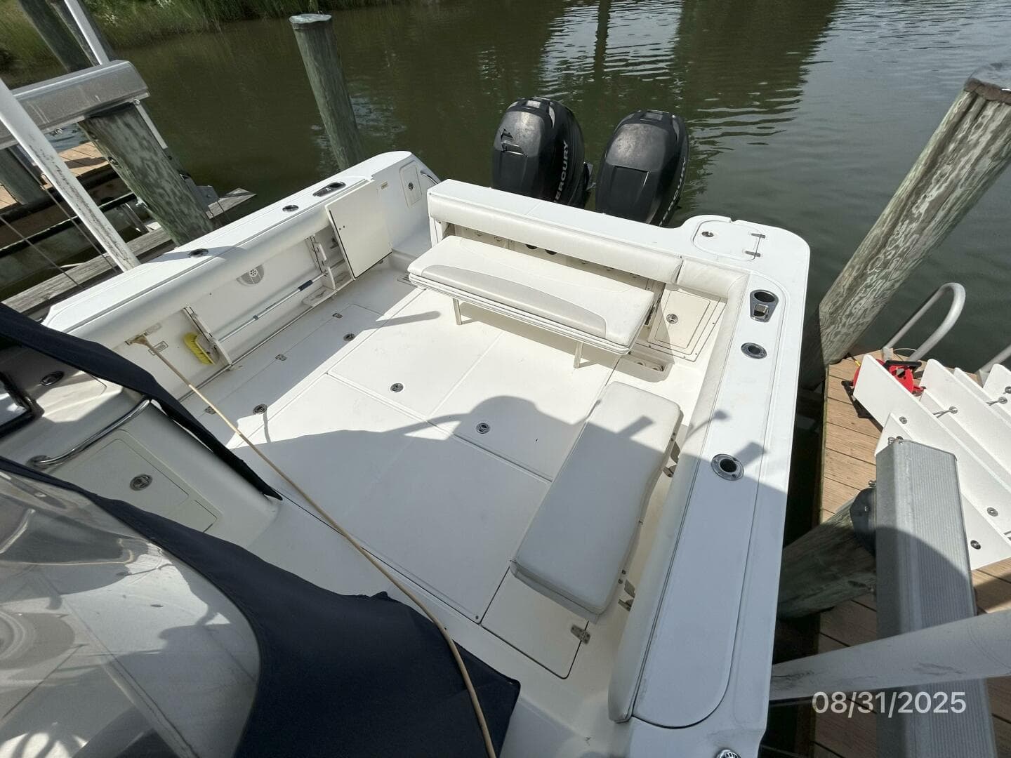 2007 Boston Whaler 305 Conquest — photo 14