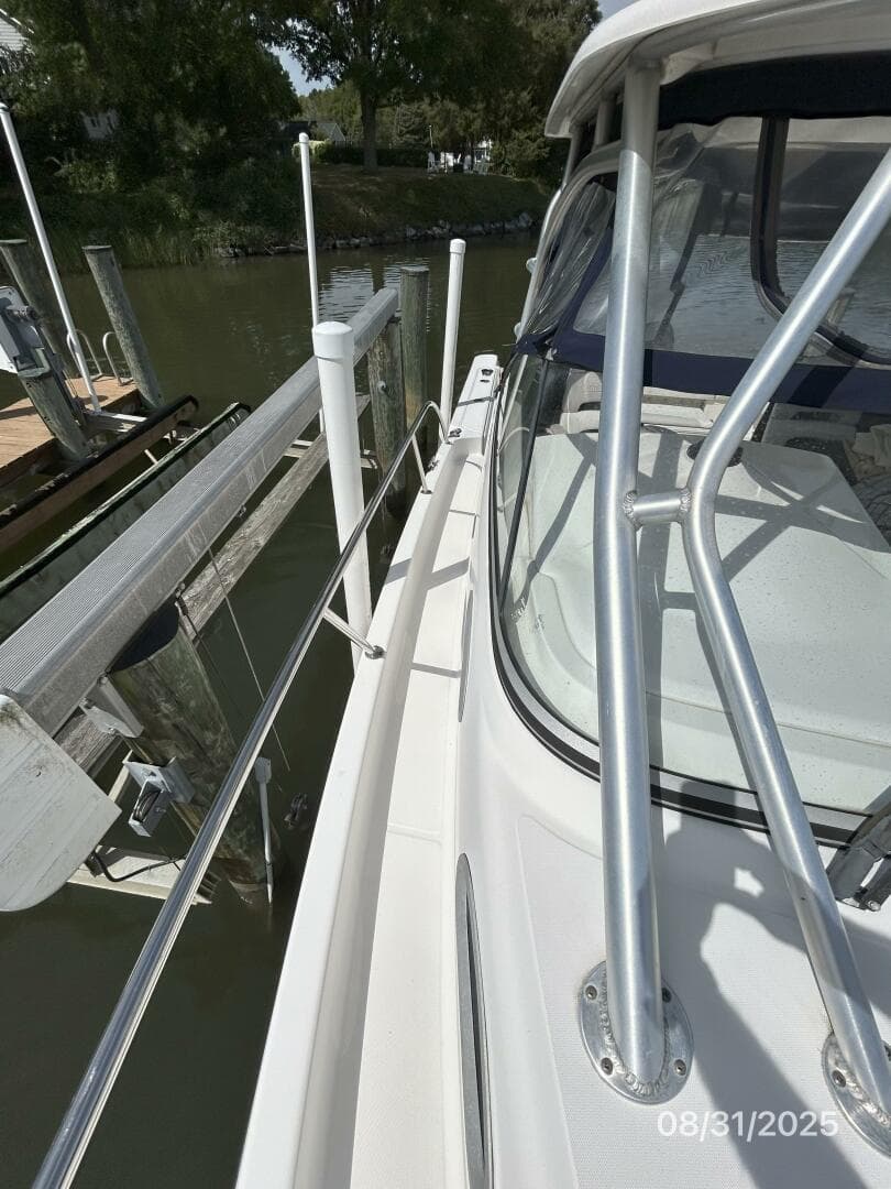 2007 Boston Whaler 305 Conquest — photo 10