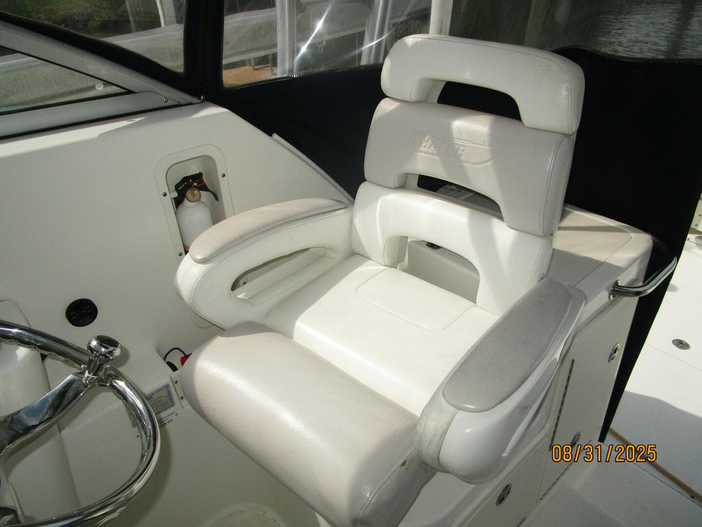 2007 Boston Whaler 305 Conquest — photo 28