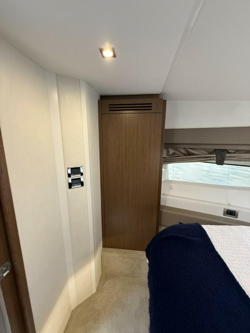 2018 Sea Ray 460 Sundancer — photo 17