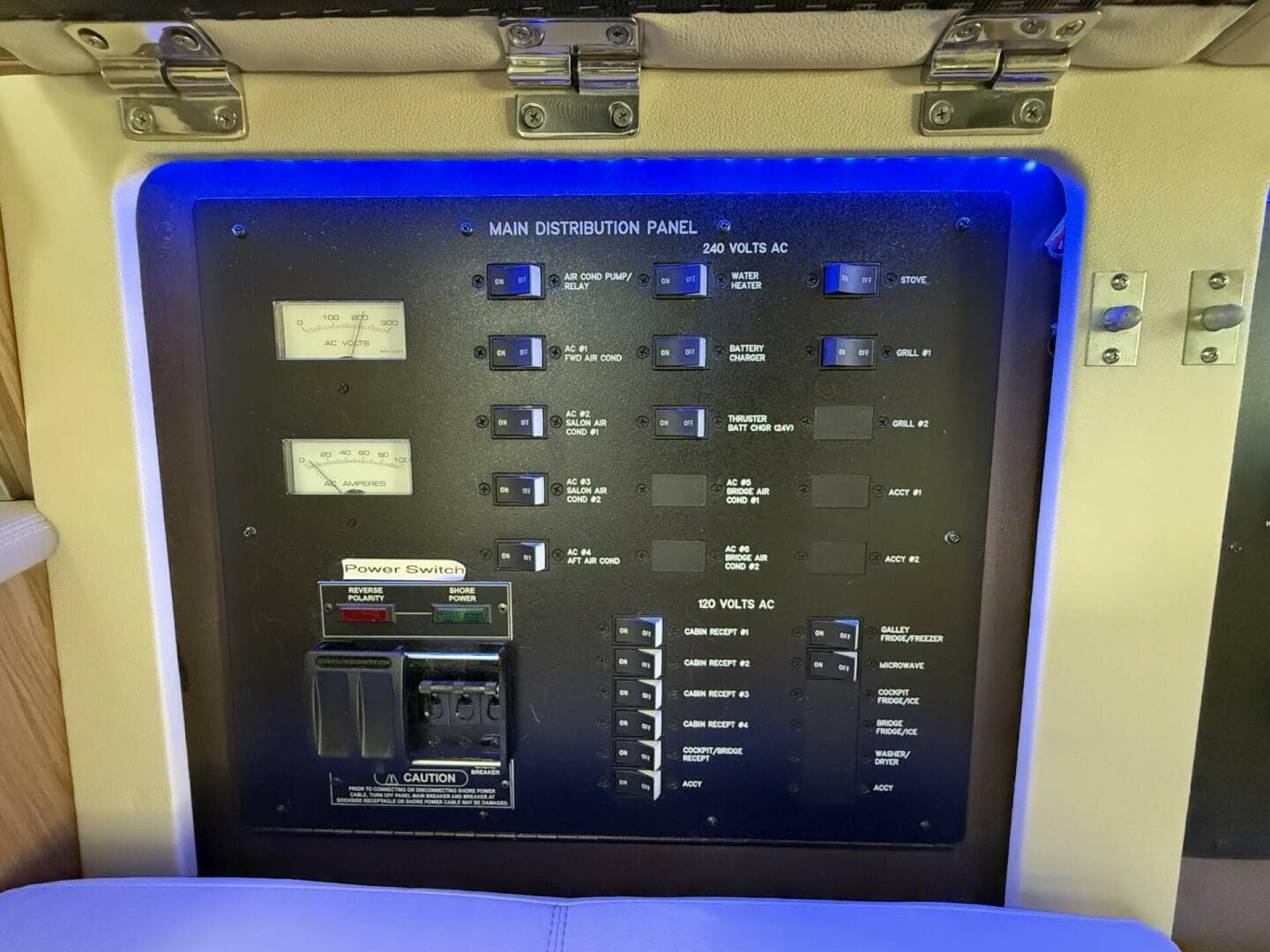 2018 Sea Ray 460 Sundancer — photo 25