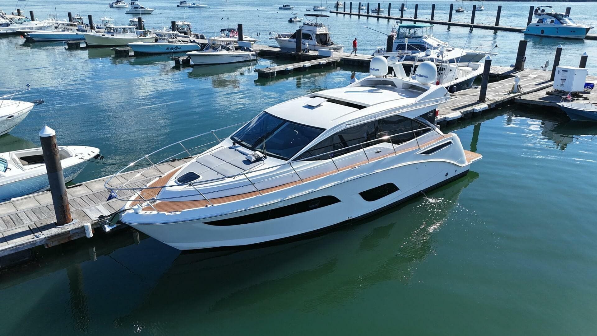 2018 Sea Ray 460 Sundancer — photo 3