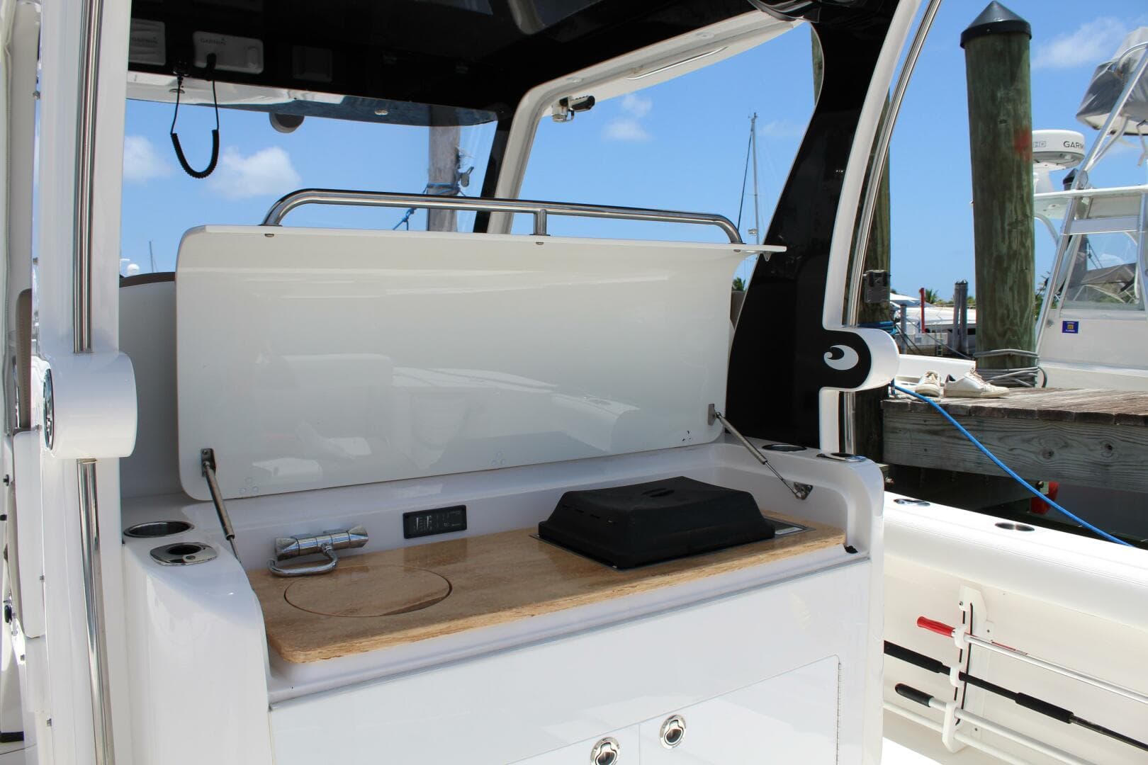 2016 Edgewater 370 — photo 13