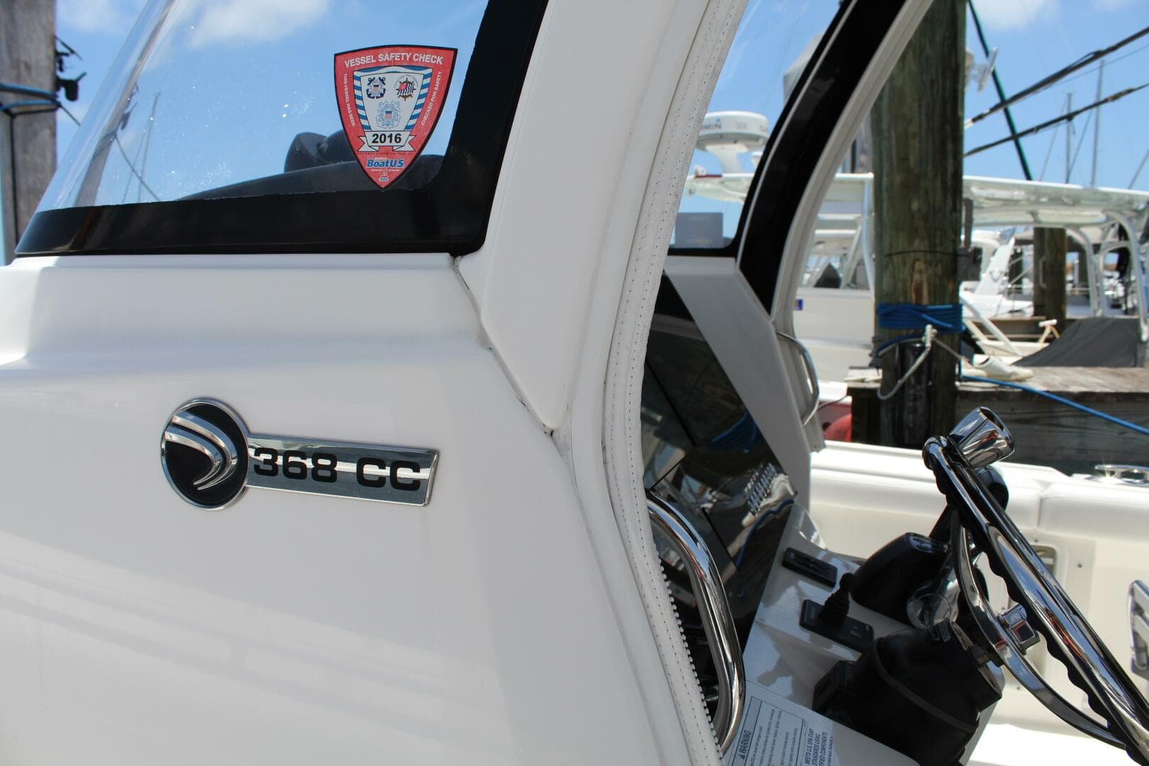 2016 Edgewater 370 — photo 11