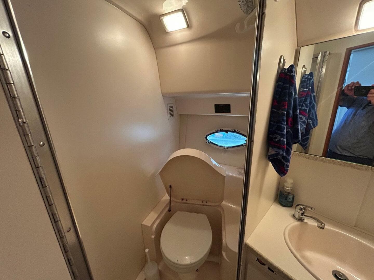 2000 Silverton 352 — photo 32