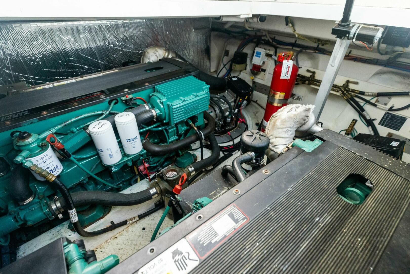 2007 Cruisers Yachts 390 Express Cruiser — photo 42