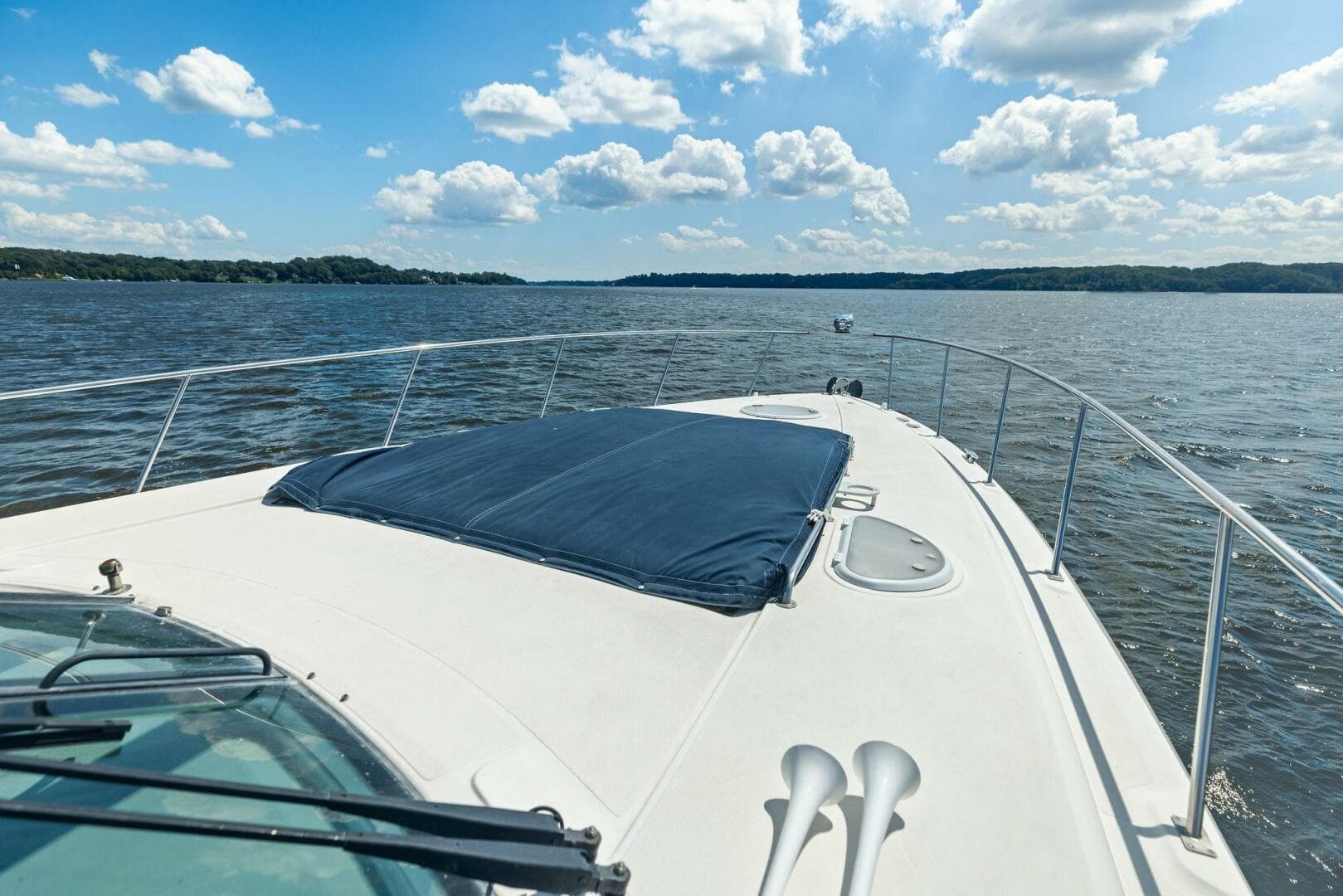 2007 Cruisers Yachts 390 Express Cruiser — photo 39