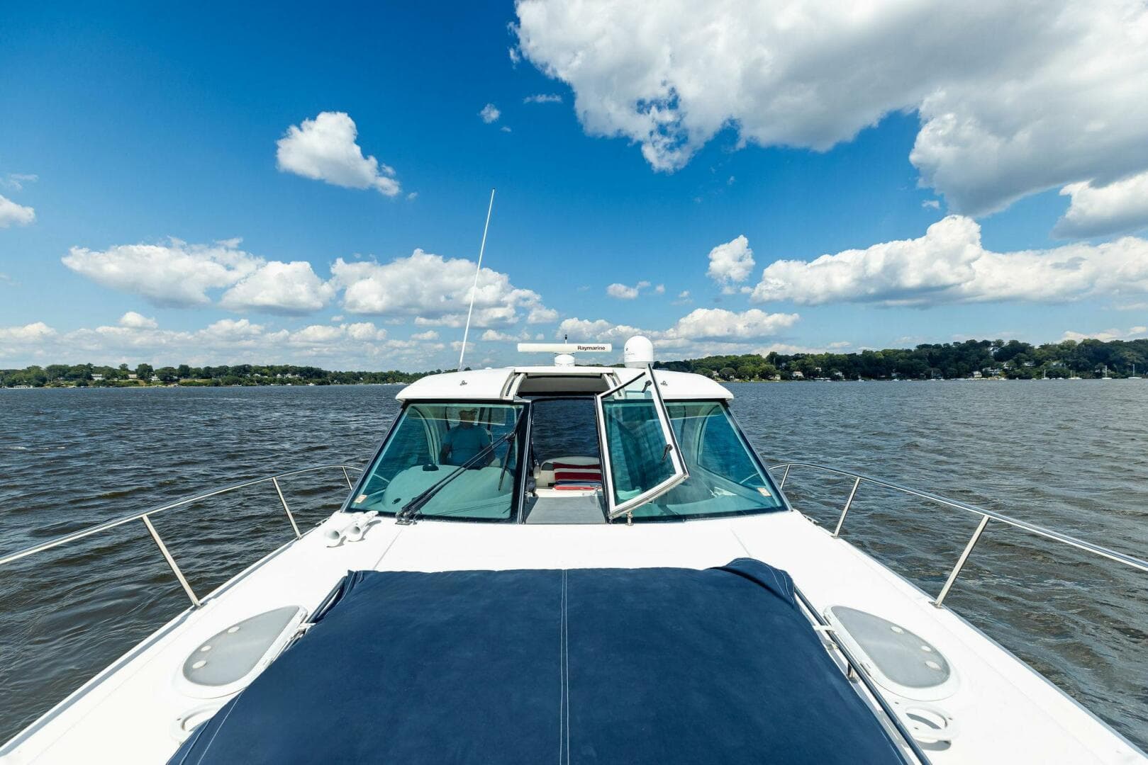 2007 Cruisers Yachts 390 Express Cruiser — photo 6