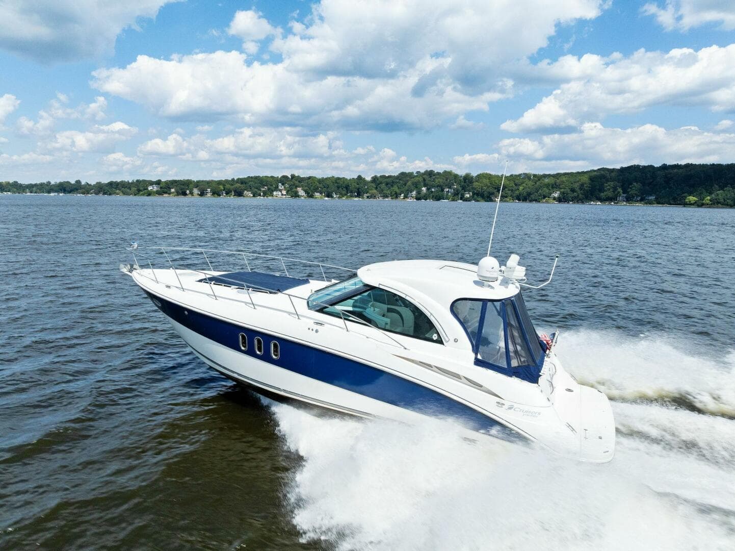 2007 Cruisers Yachts 390 Express Cruiser — photo 58