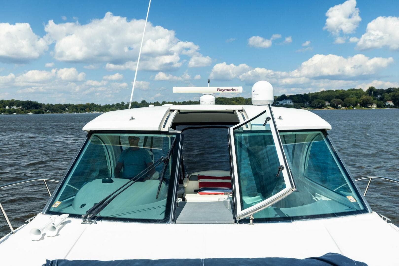 2007 Cruisers Yachts 390 Express Cruiser — photo 37