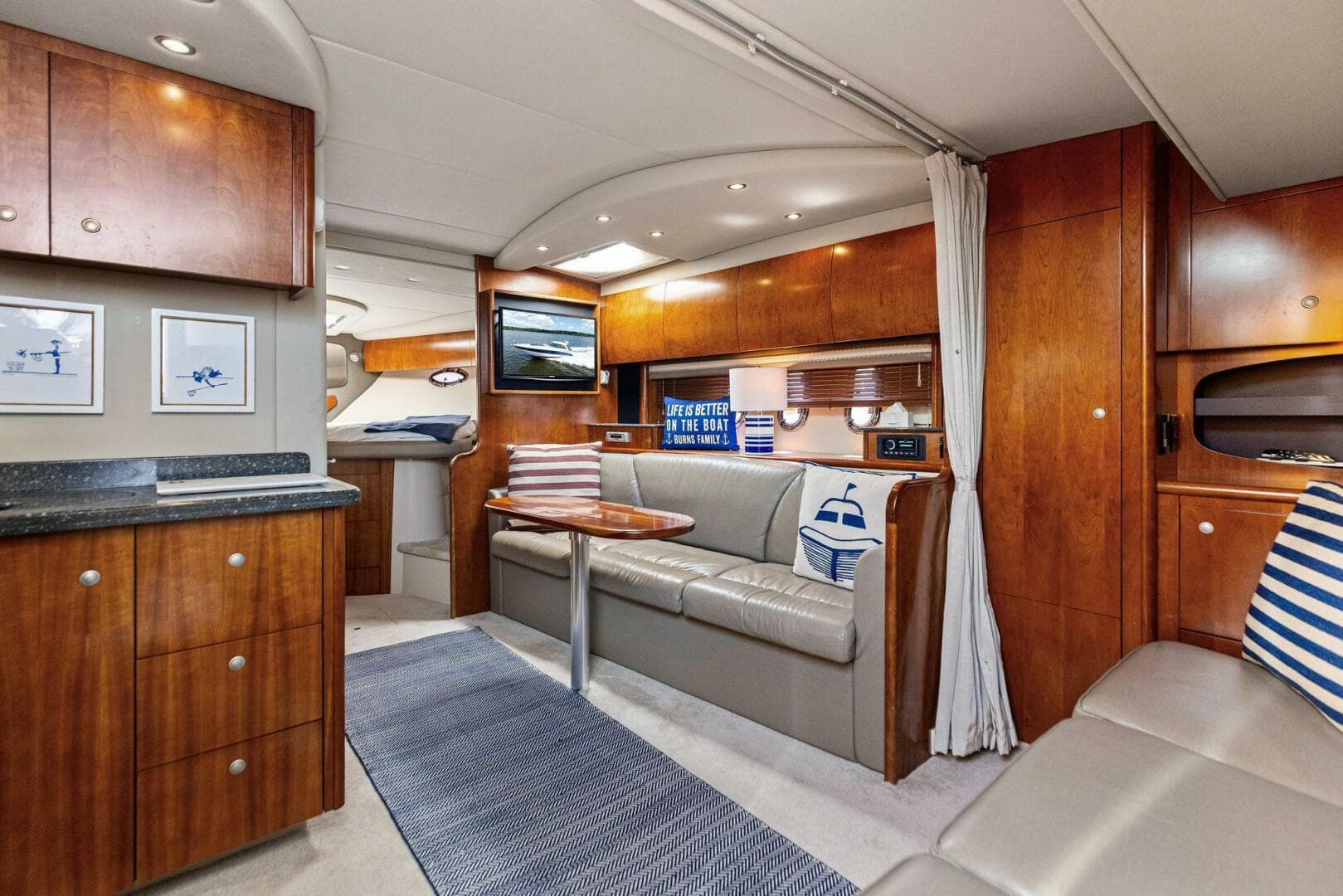 2007 Cruisers Yachts 390 Express Cruiser — photo 28