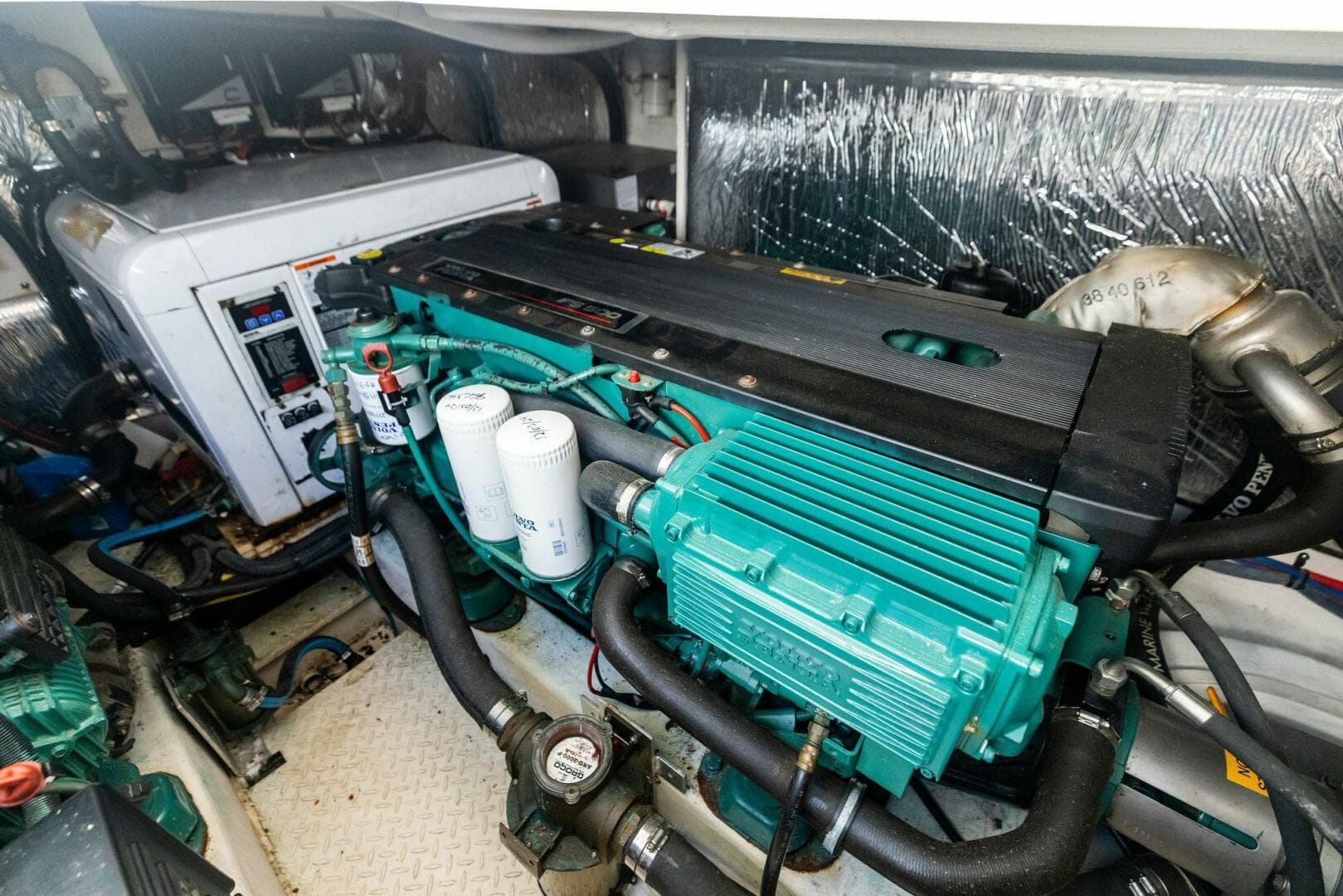 2007 Cruisers Yachts 390 Express Cruiser — photo 48