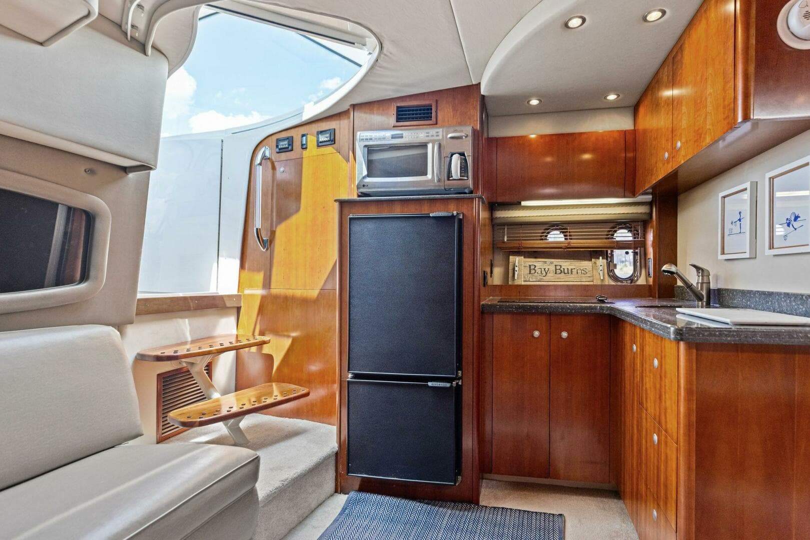 2007 Cruisers Yachts 390 Express Cruiser — photo 27