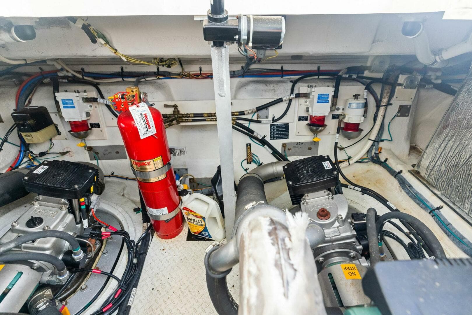 2007 Cruisers Yachts 390 Express Cruiser — photo 46