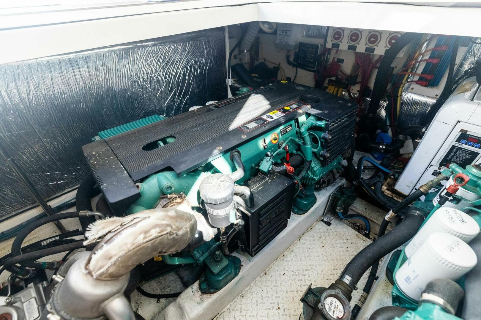 2007 Cruisers Yachts 390 Express Cruiser — photo 49