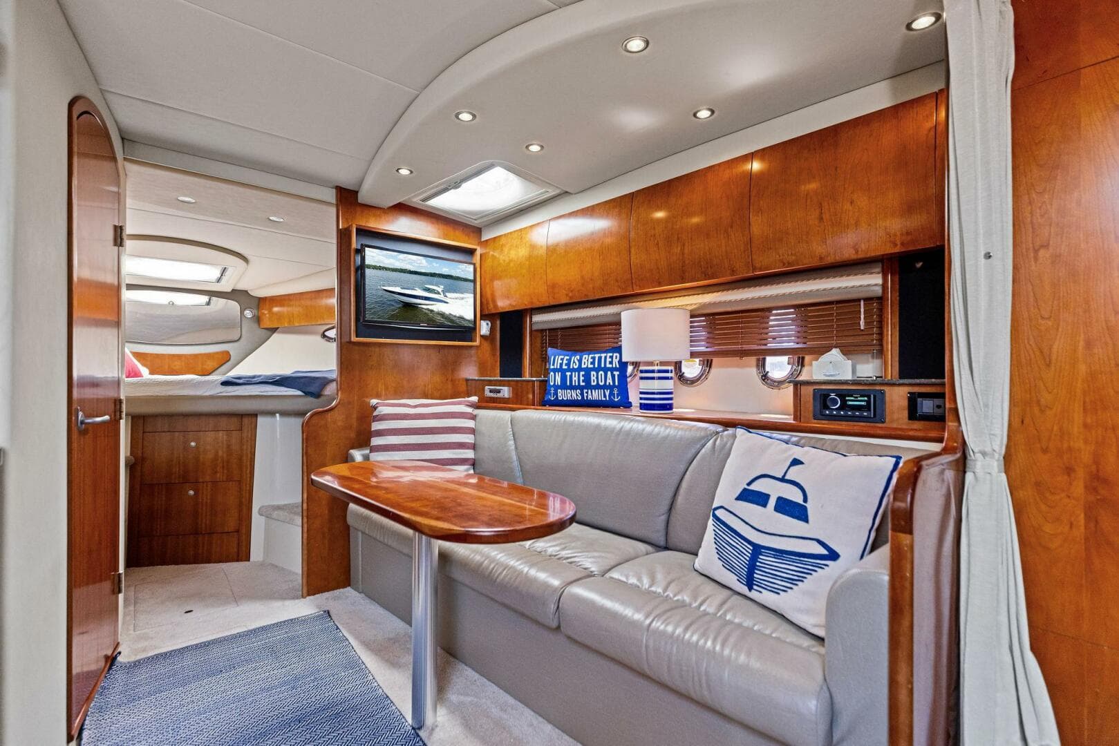 2007 Cruisers Yachts 390 Express Cruiser — photo 4