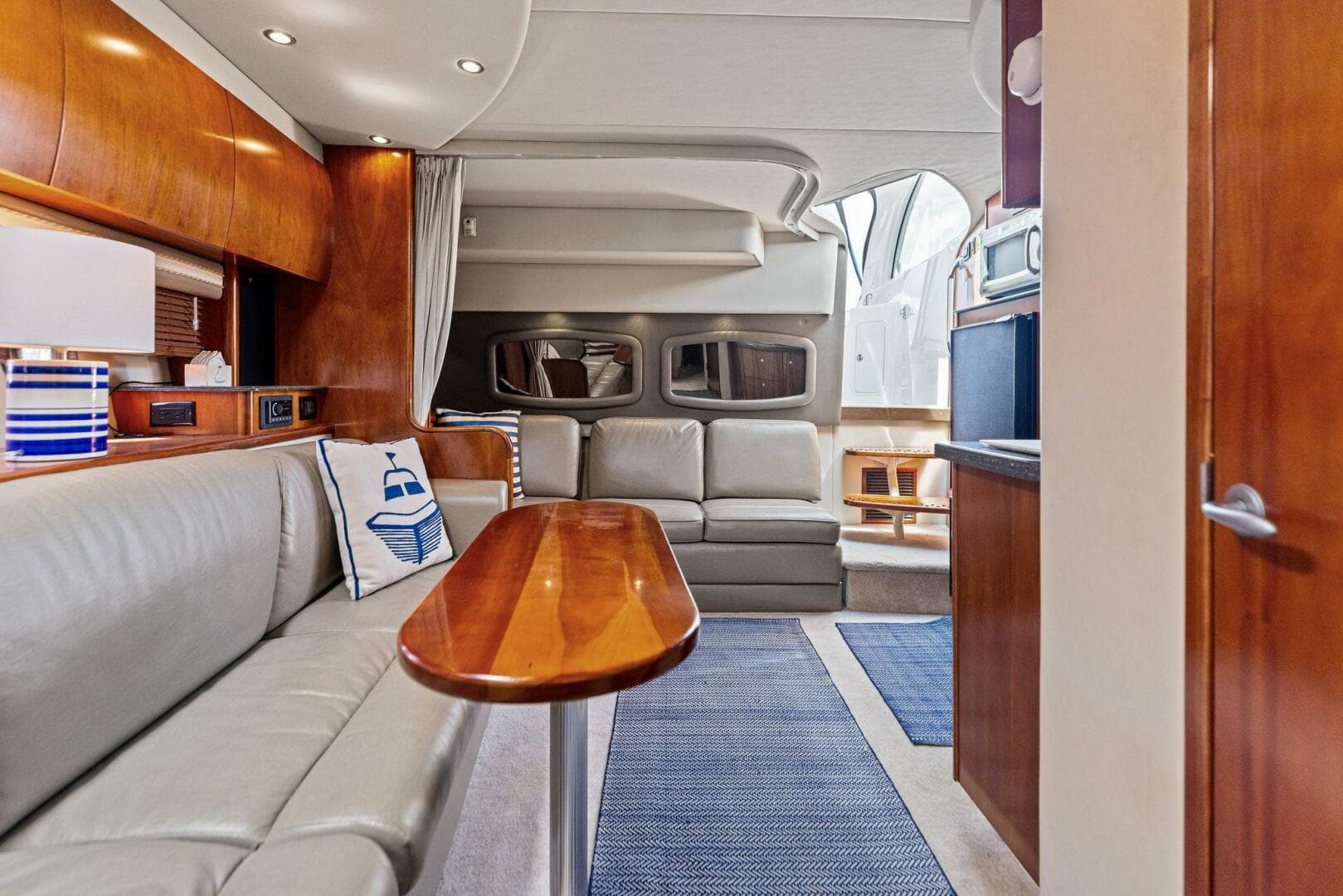 2007 Cruisers Yachts 390 Express Cruiser — photo 25