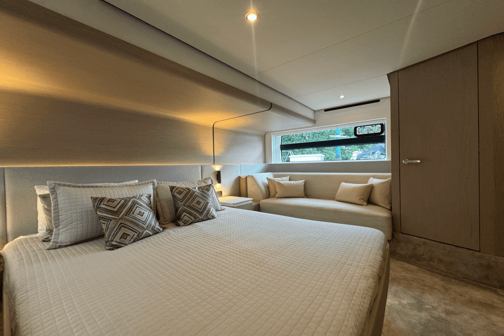 2023 Azimut Fly 53 — photo 34