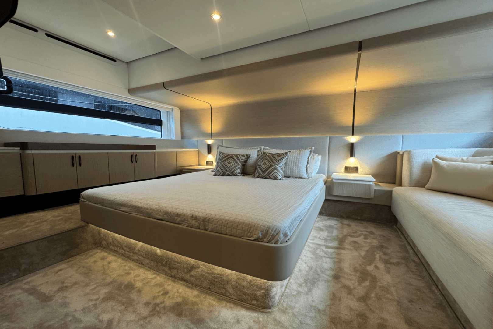2023 Azimut Fly 53 — photo 33