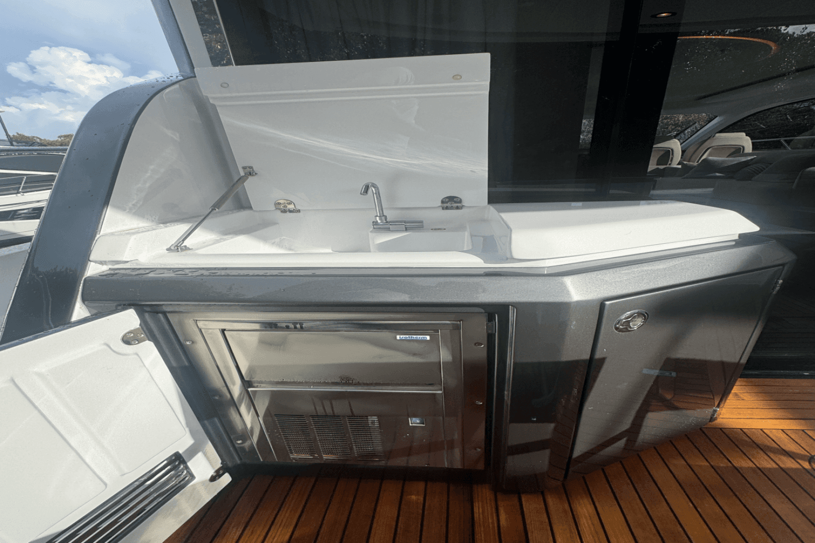 2023 Azimut Fly 53 — photo 42