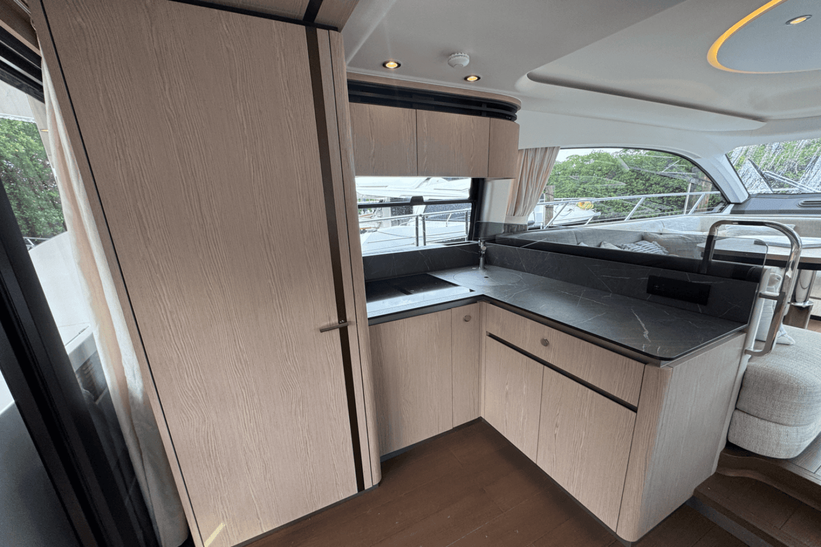 2023 Azimut Fly 53 — photo 17