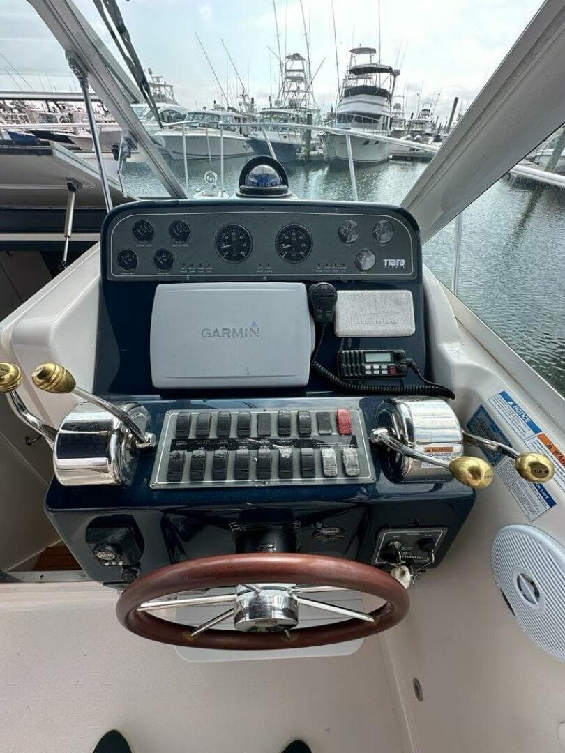 2006 Tiara Yachts 29 Coronet — photo 7