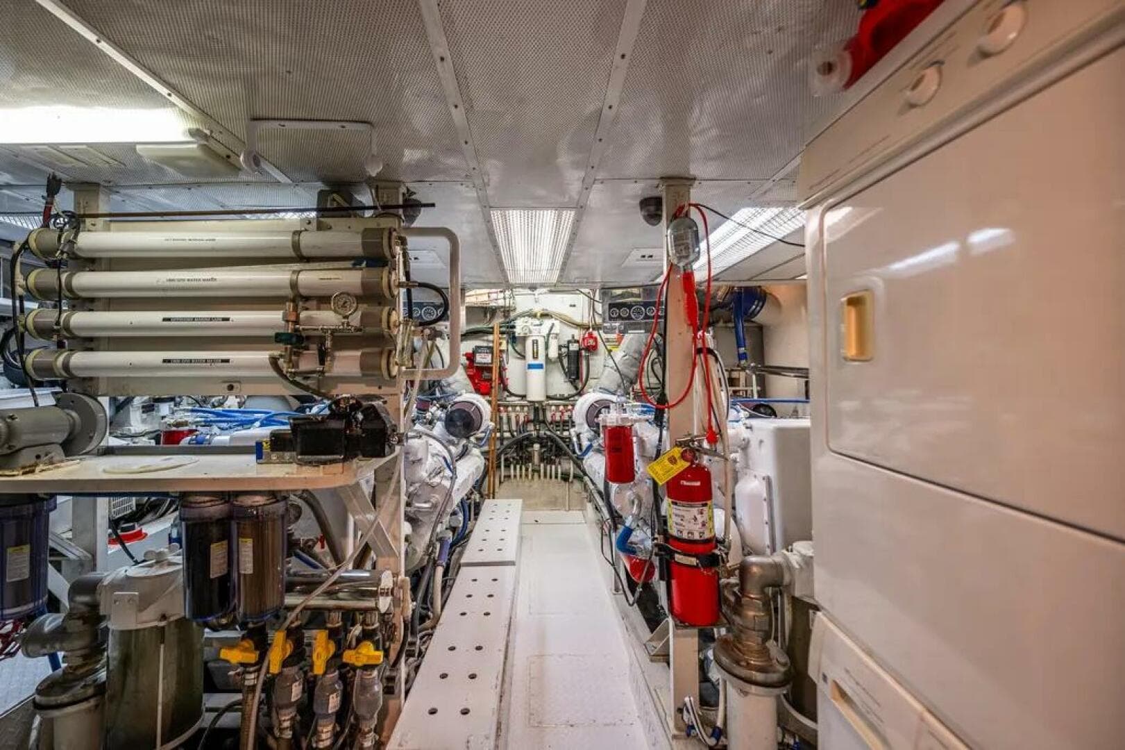 1991 Broward 102 — photo 59