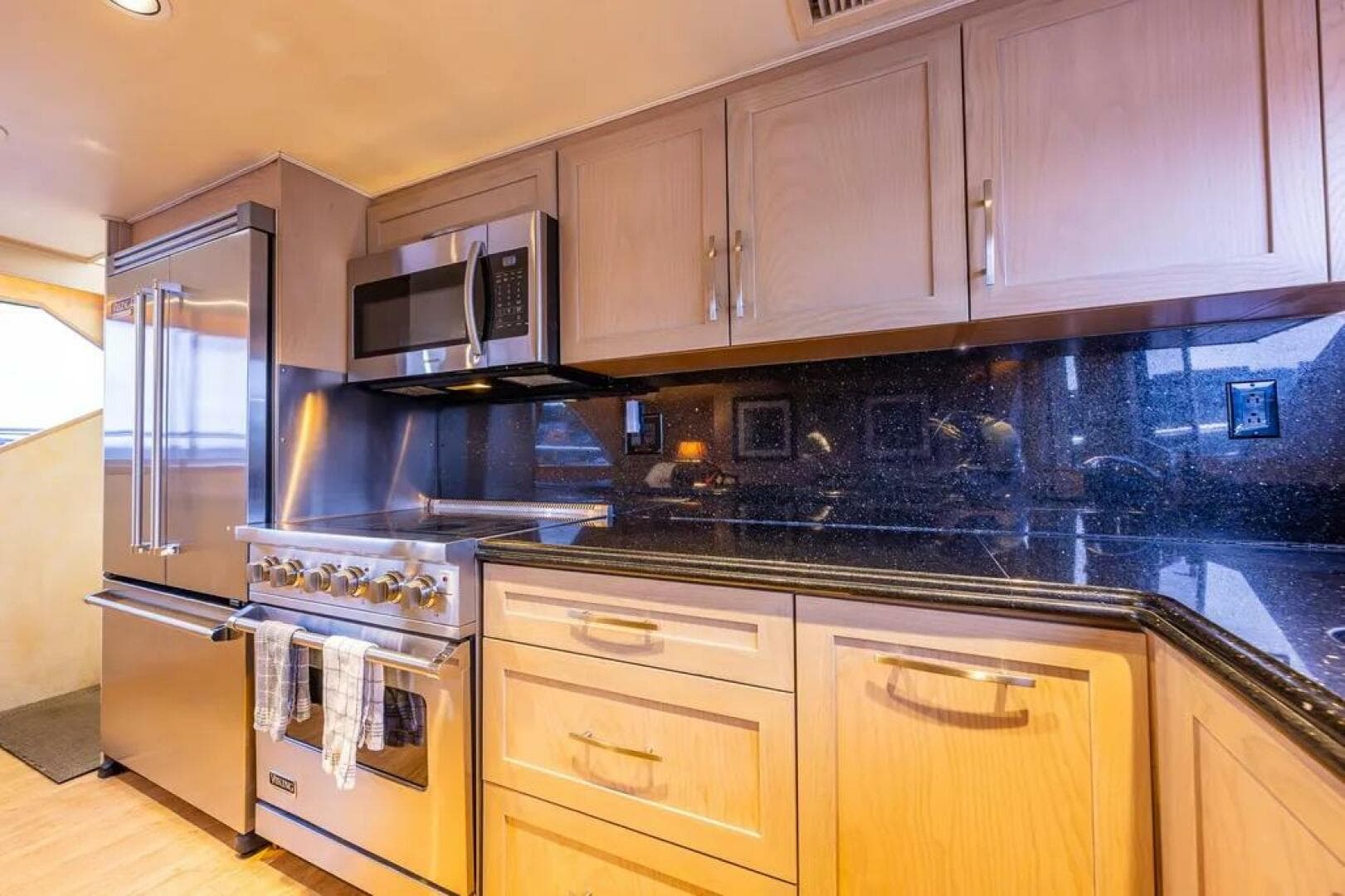 1991 Broward 102 — photo 52