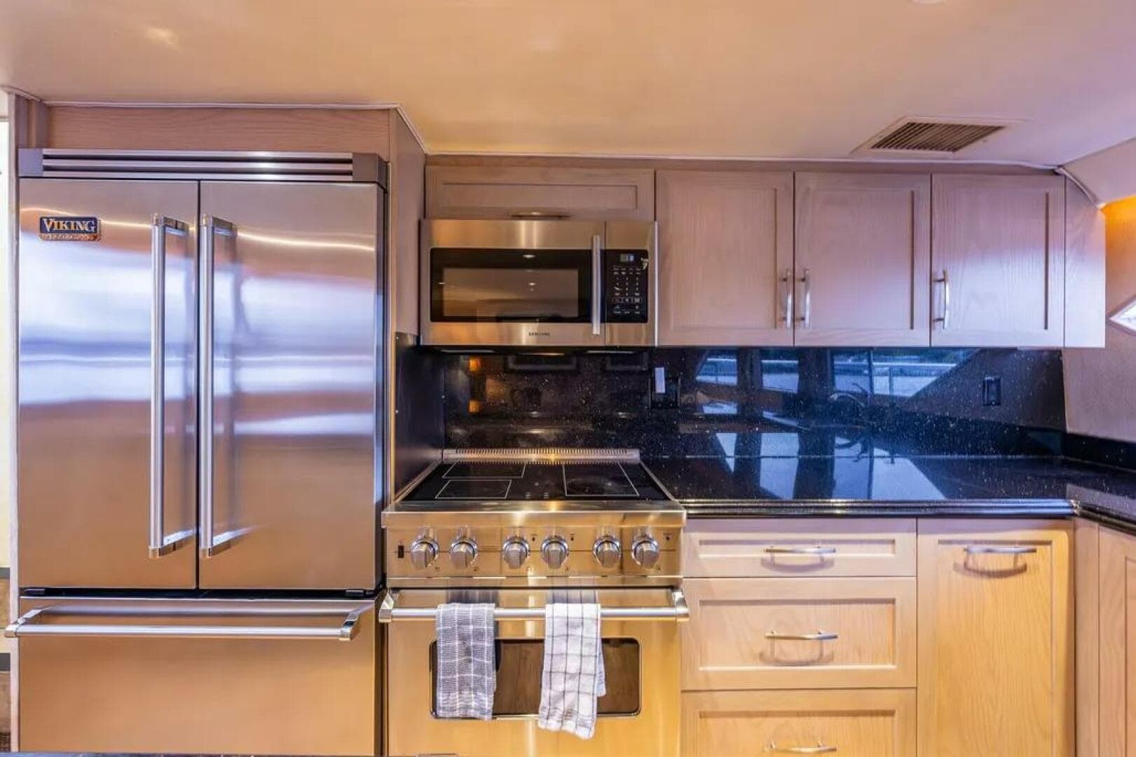 1991 Broward 102 — photo 51