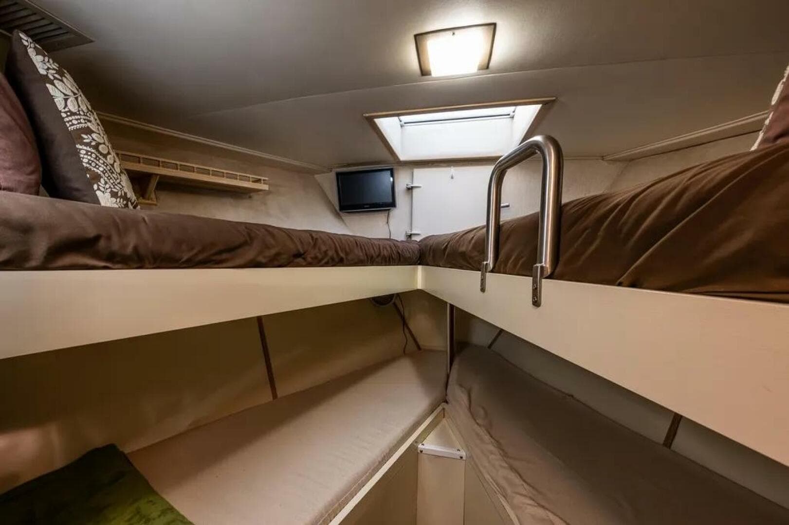 1991 Broward 102 — photo 55