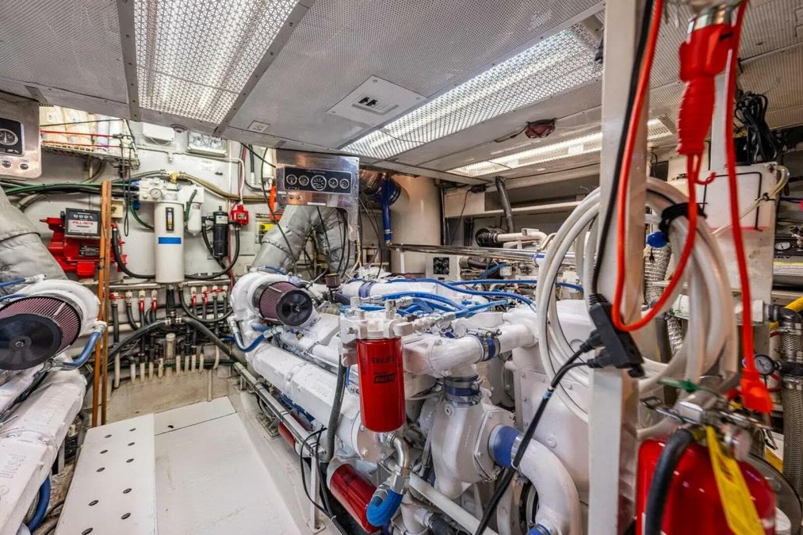 1991 Broward 102 — photo 63