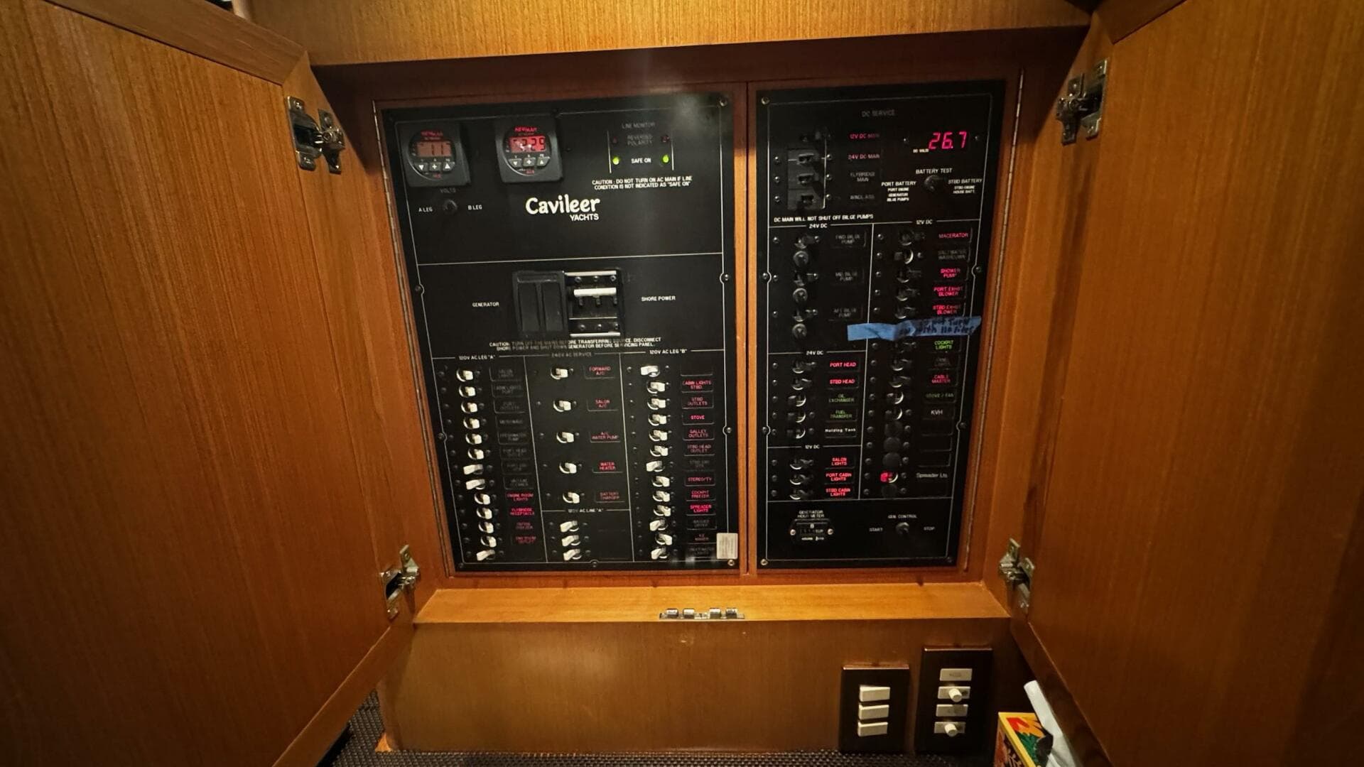 2002 Cavileer 48 Flybridge Sportfisherman — photo 9