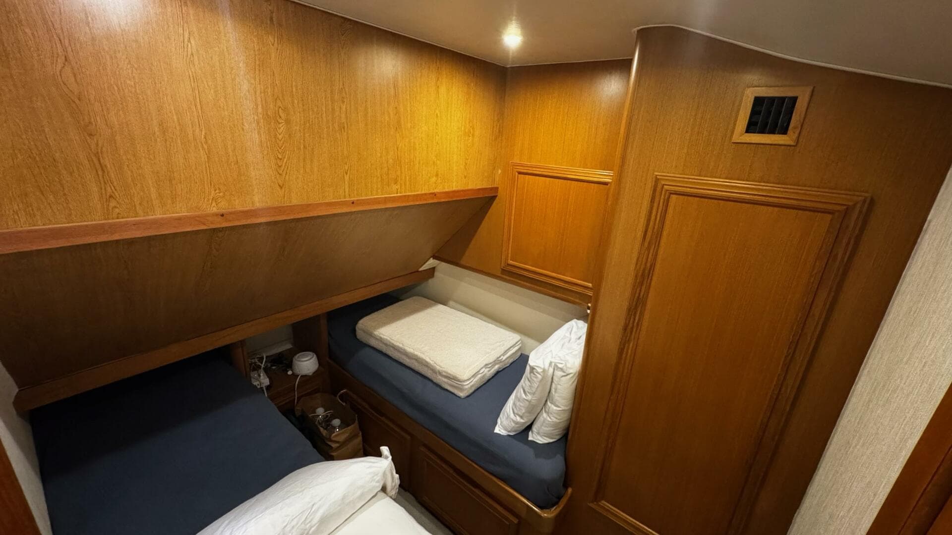 2002 Cavileer 48 Flybridge Sportfisherman — photo 12