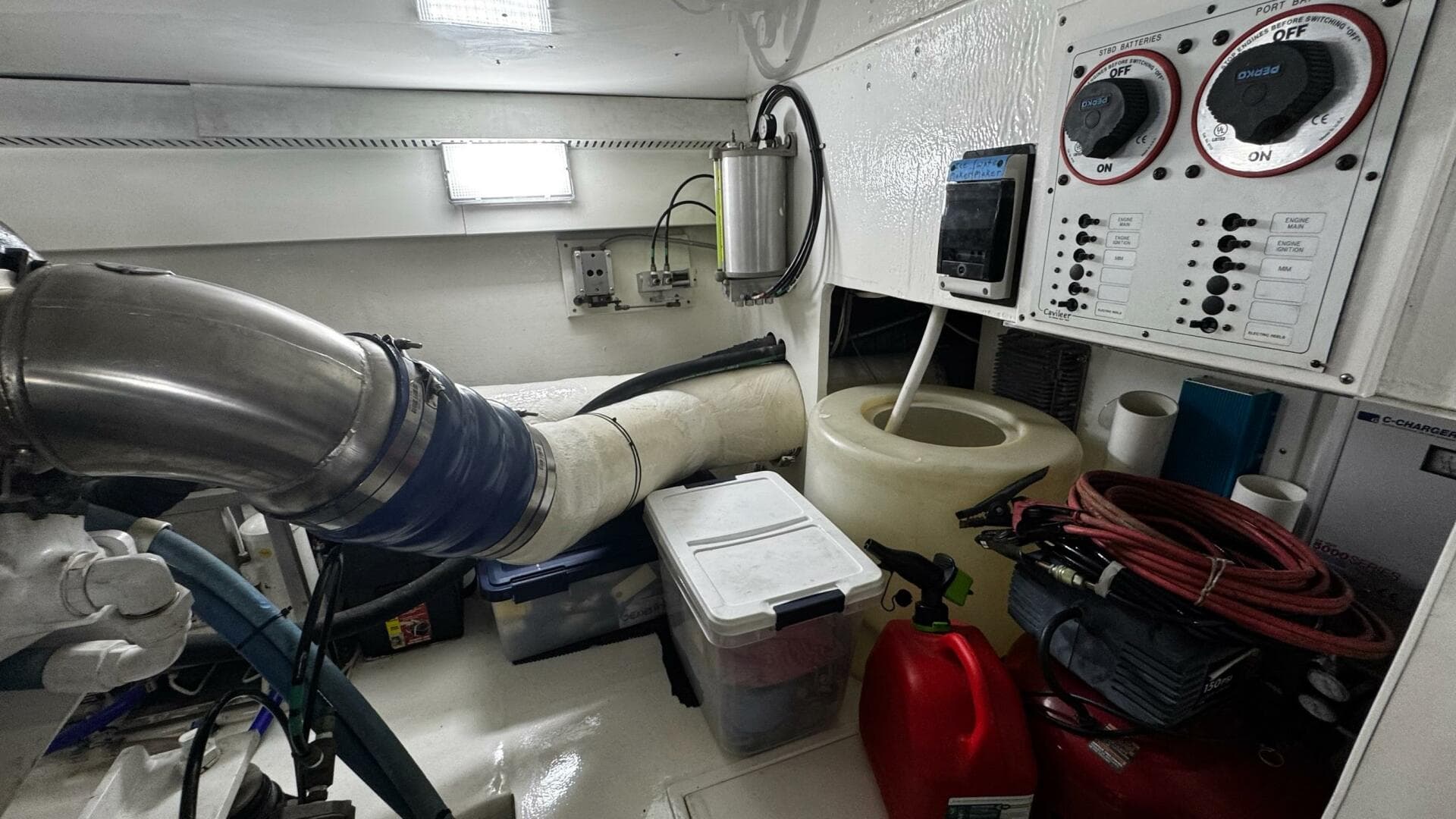 2002 Cavileer 48 Flybridge Sportfisherman — photo 22