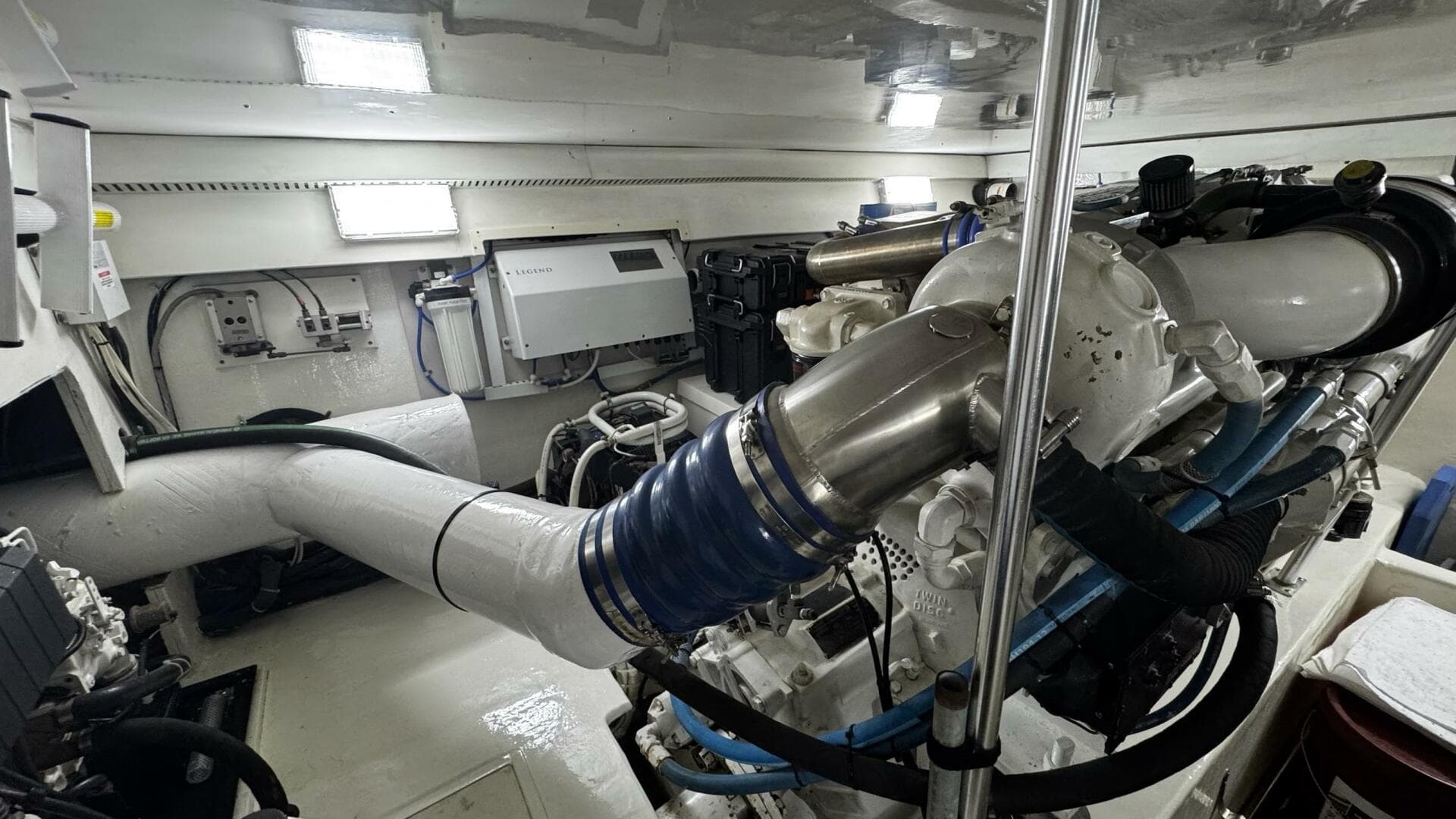 2002 Cavileer 48 Flybridge Sportfisherman — photo 19