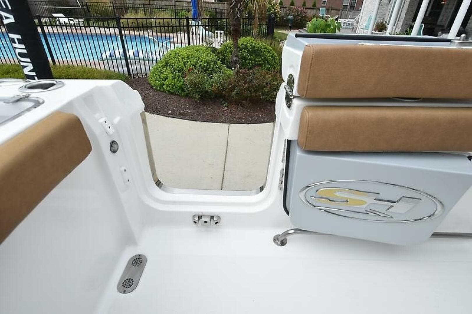 2022 Sea Hunt Gamefish 27 FS — photo 16