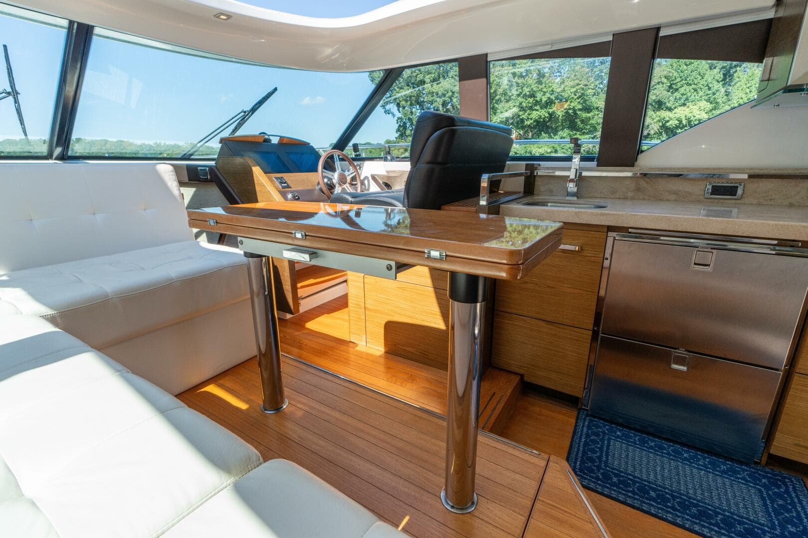 2015 Tiara Yachts 44 Coupe — photo 10