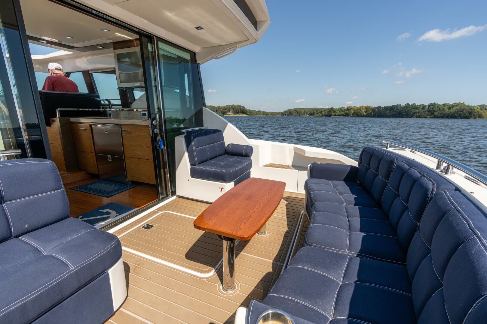 2015 Tiara Yachts 44 Coupe — photo 39