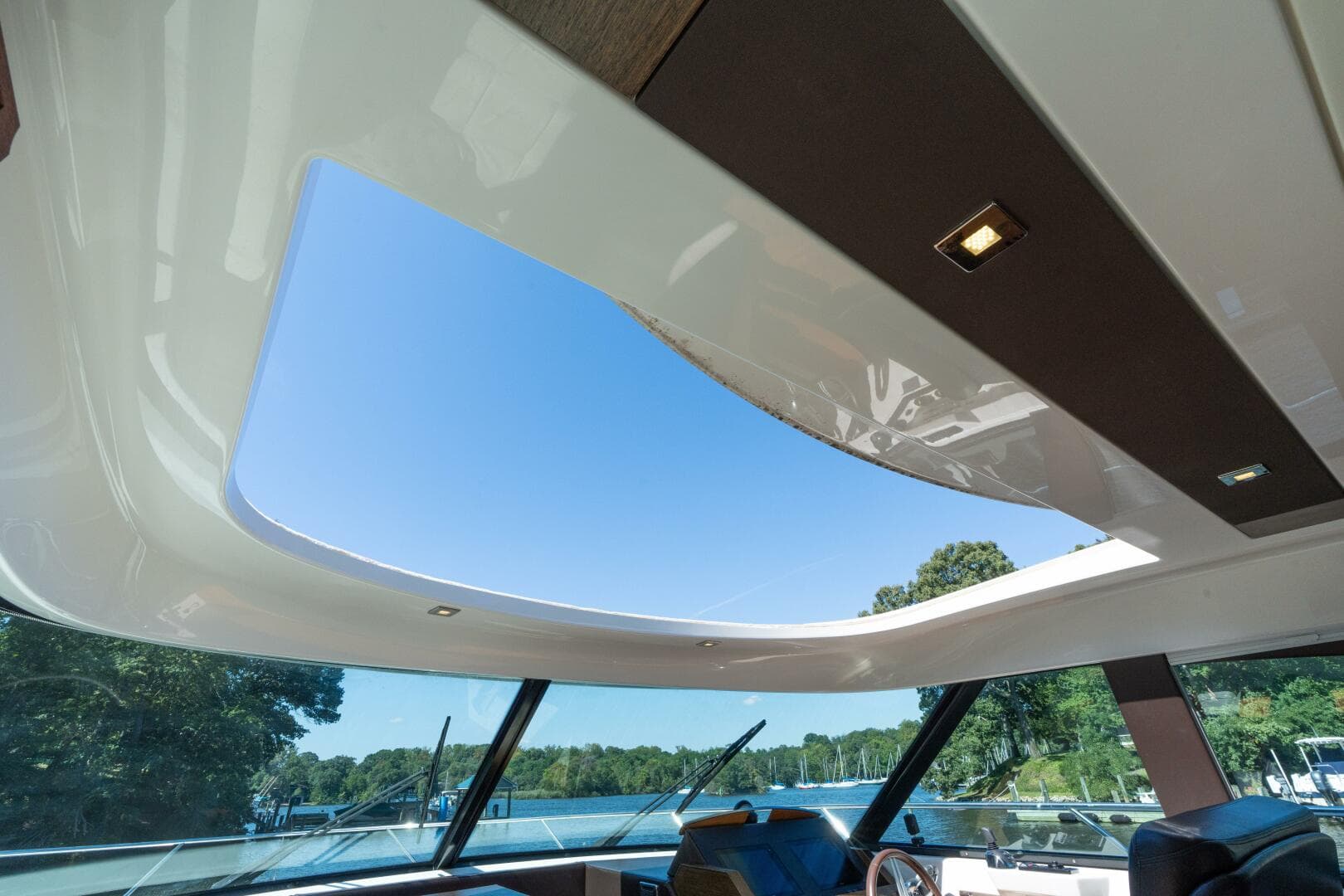 2015 Tiara Yachts 44 Coupe — photo 14