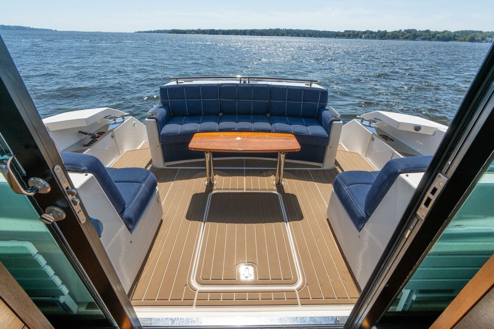 2015 Tiara Yachts 44 Coupe — photo 36