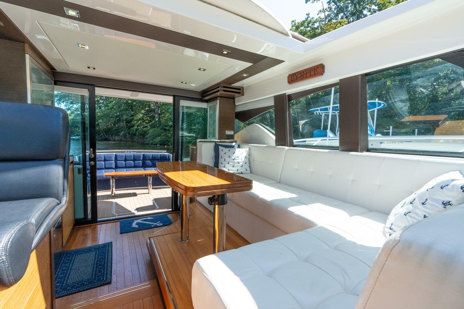 2015 Tiara Yachts 44 Coupe — photo 15