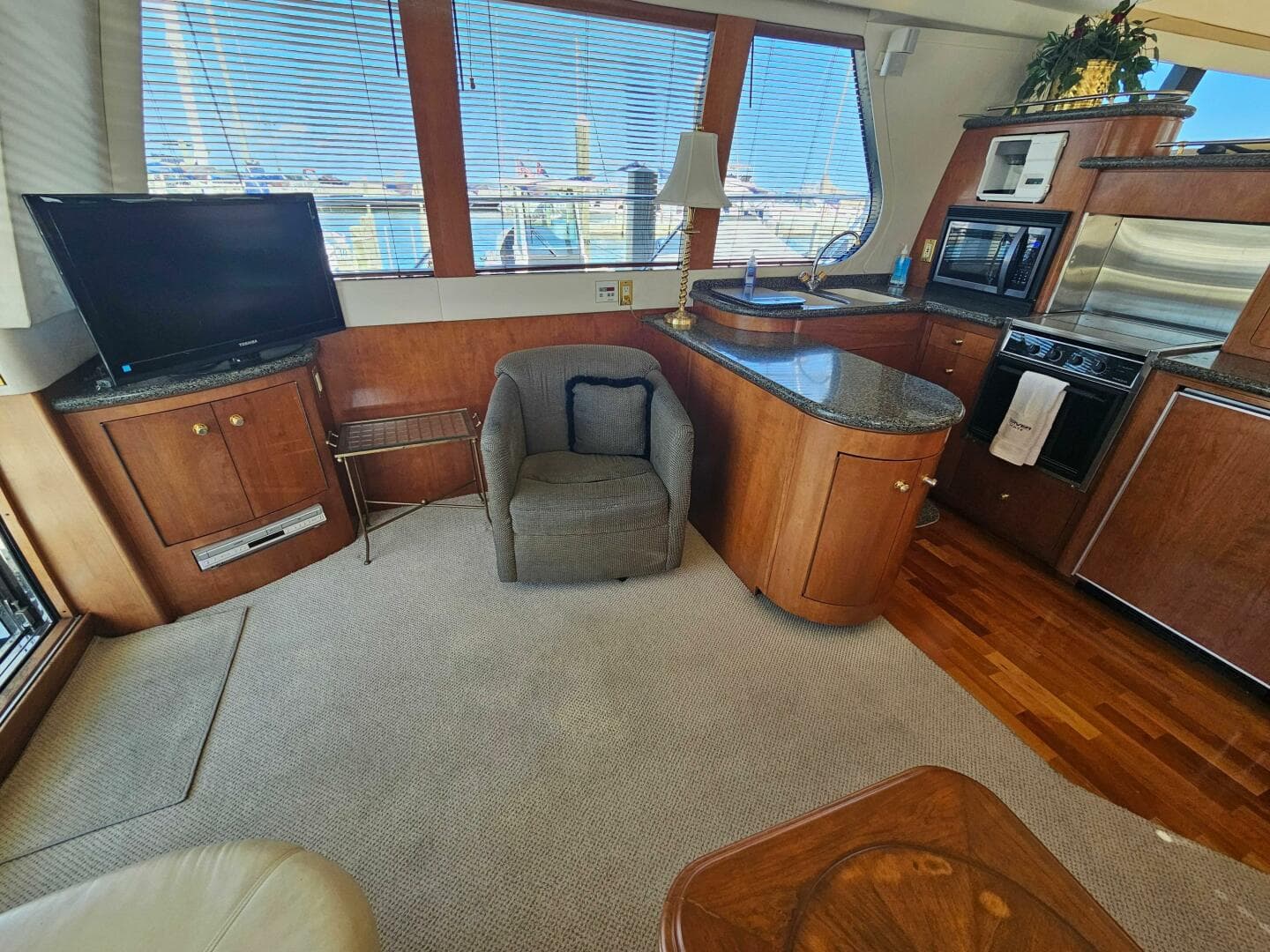 1999 Carver 530 Voyager Pilothouse — photo 18
