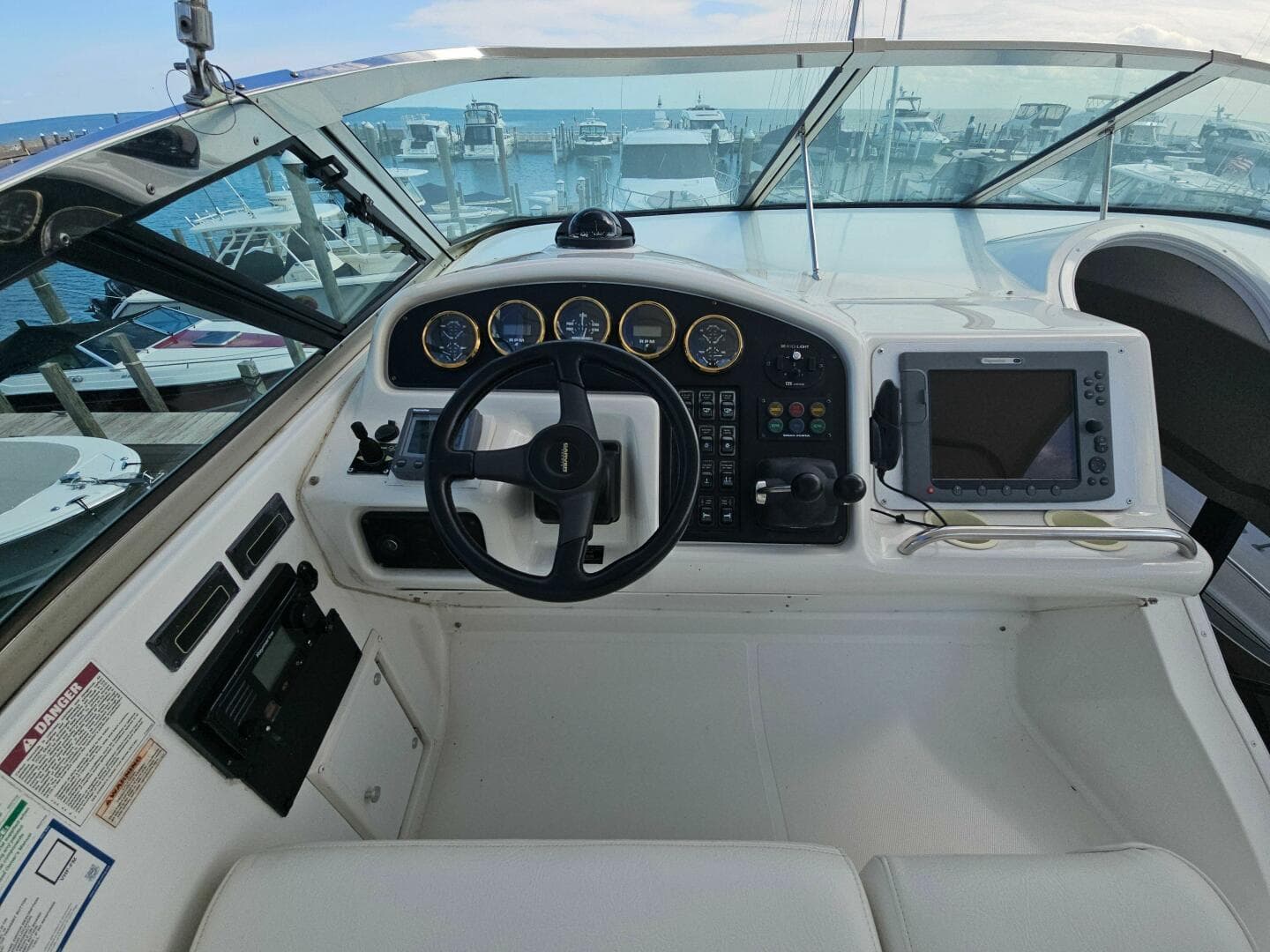 1999 Carver 530 Voyager Pilothouse — photo 13